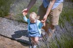 como enseñar a andar a un niño
